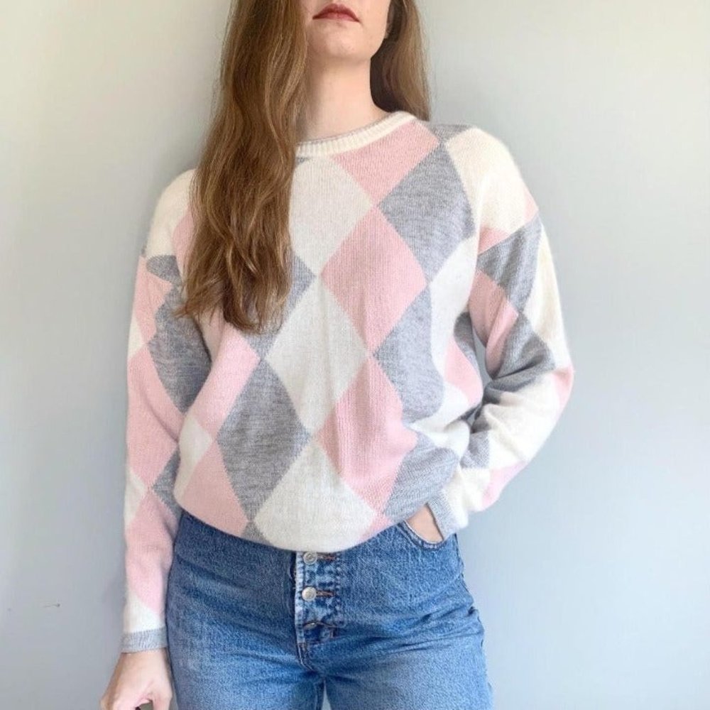 Jaclyn Smith pink and white argyle long sleeve crewneck sweater size large
